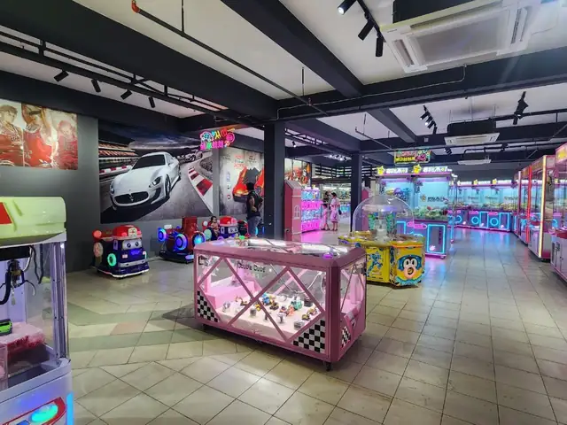 Cony & Brown kids' area
